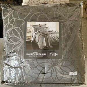 HARD TO FIND- Radiant Day bedding set from Martha Stewart with a floral pattern